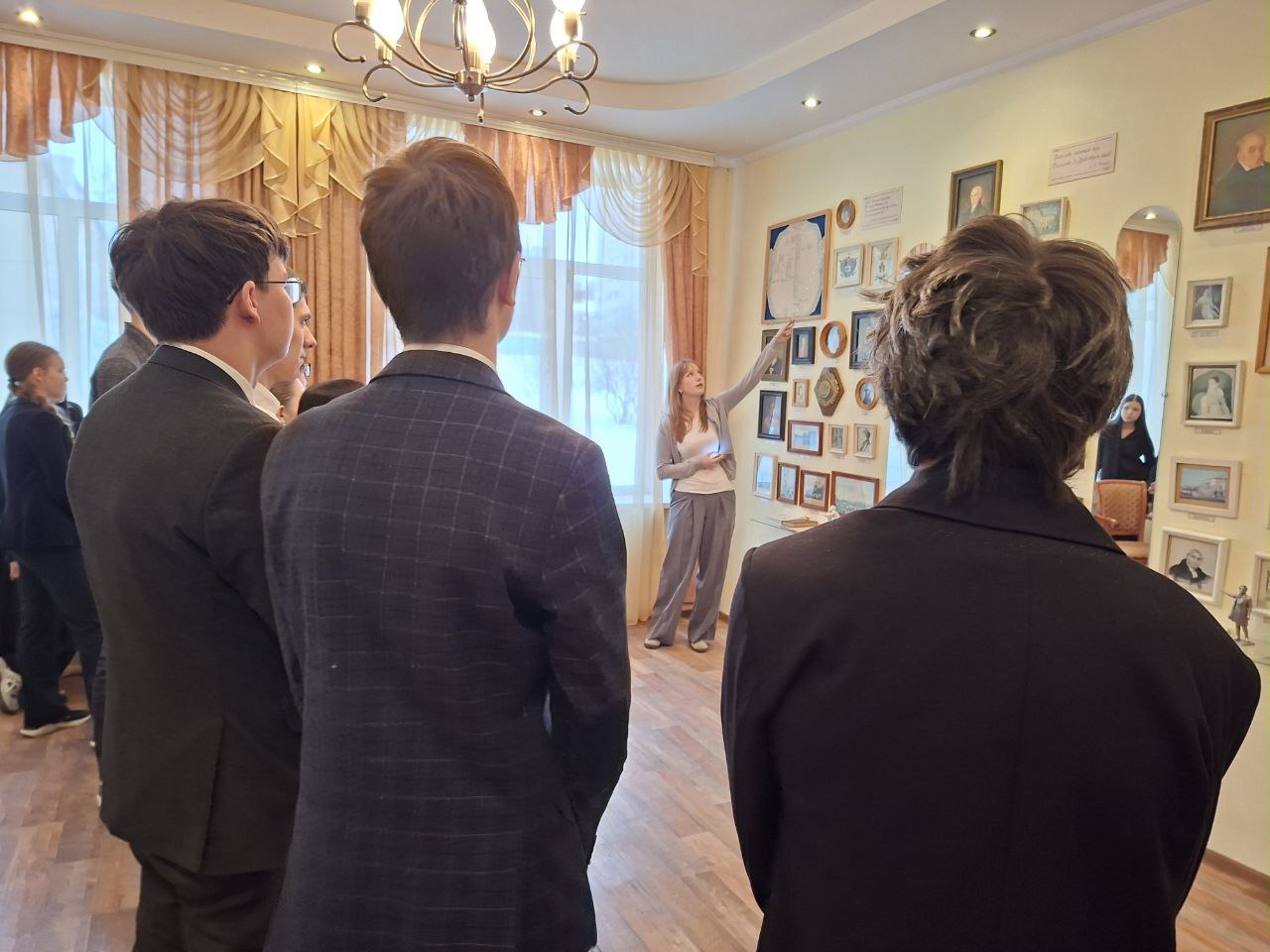 photo 5462912283135643680 y