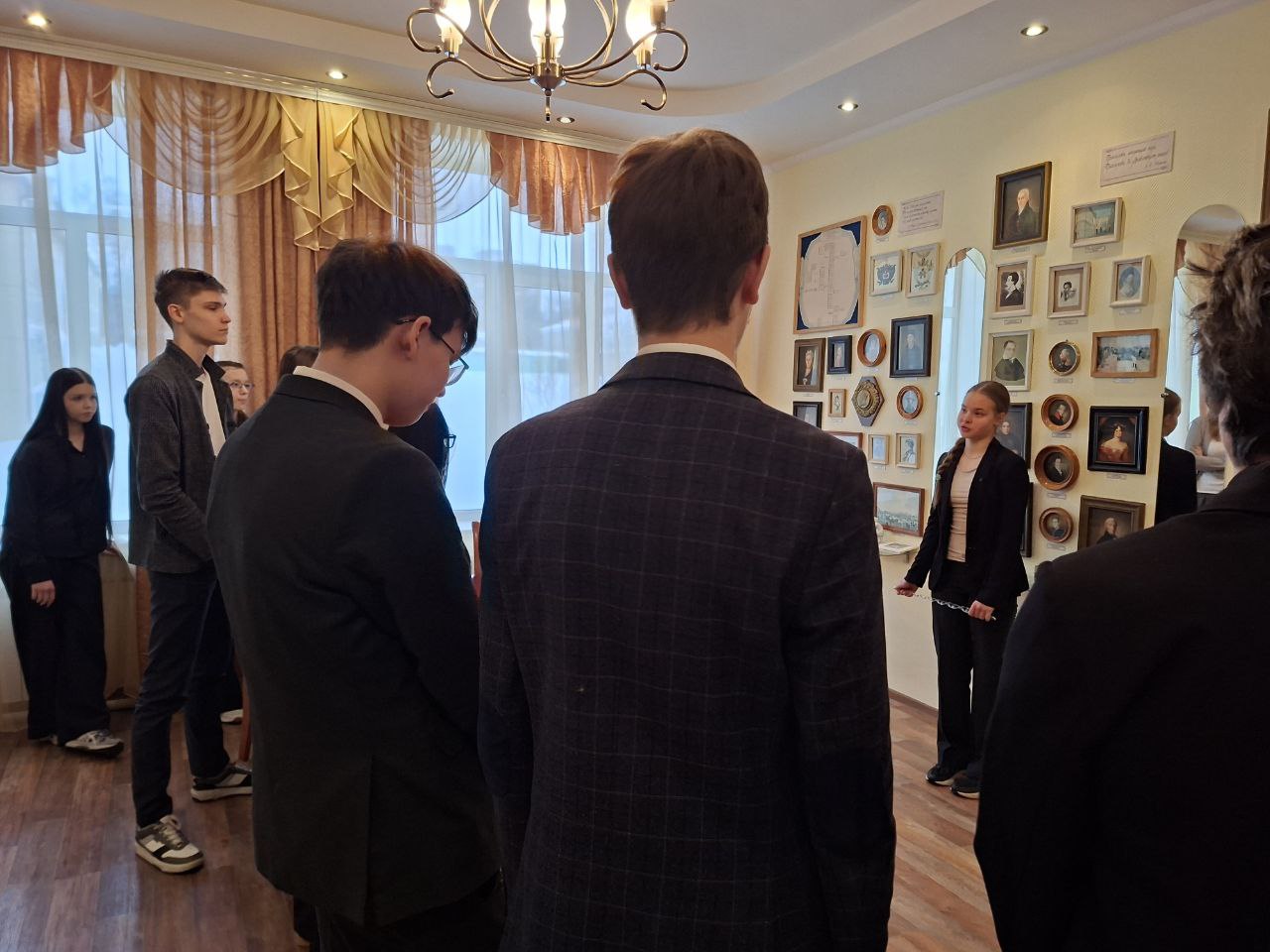 photo 5462912283135643681 y