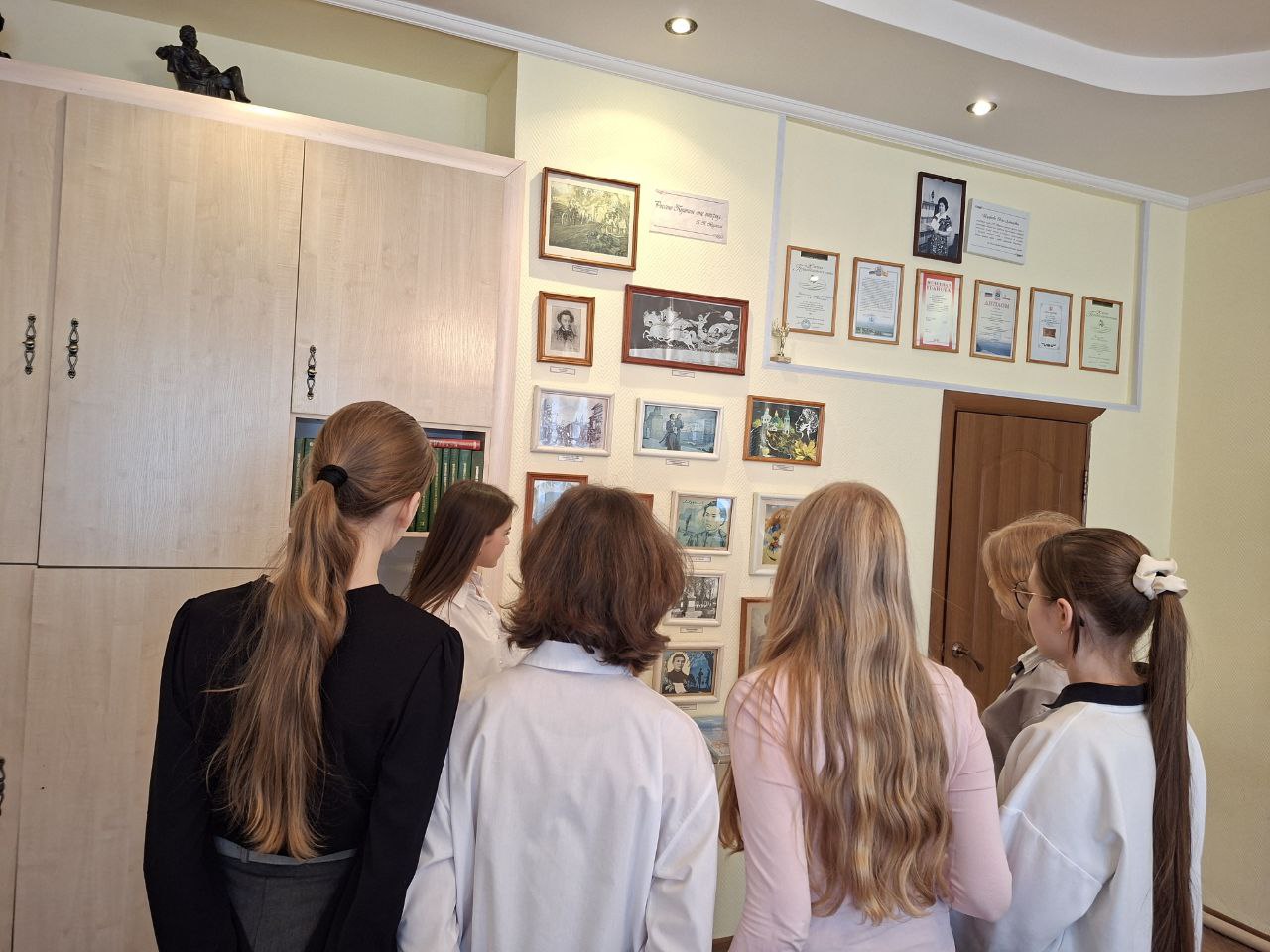 photo 5469723482791809782 y