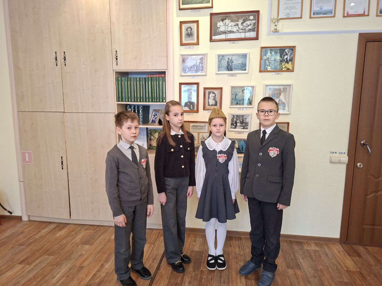 photo 5242616925123188929 y