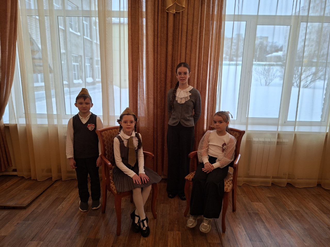 photo 5242616925123188930 y