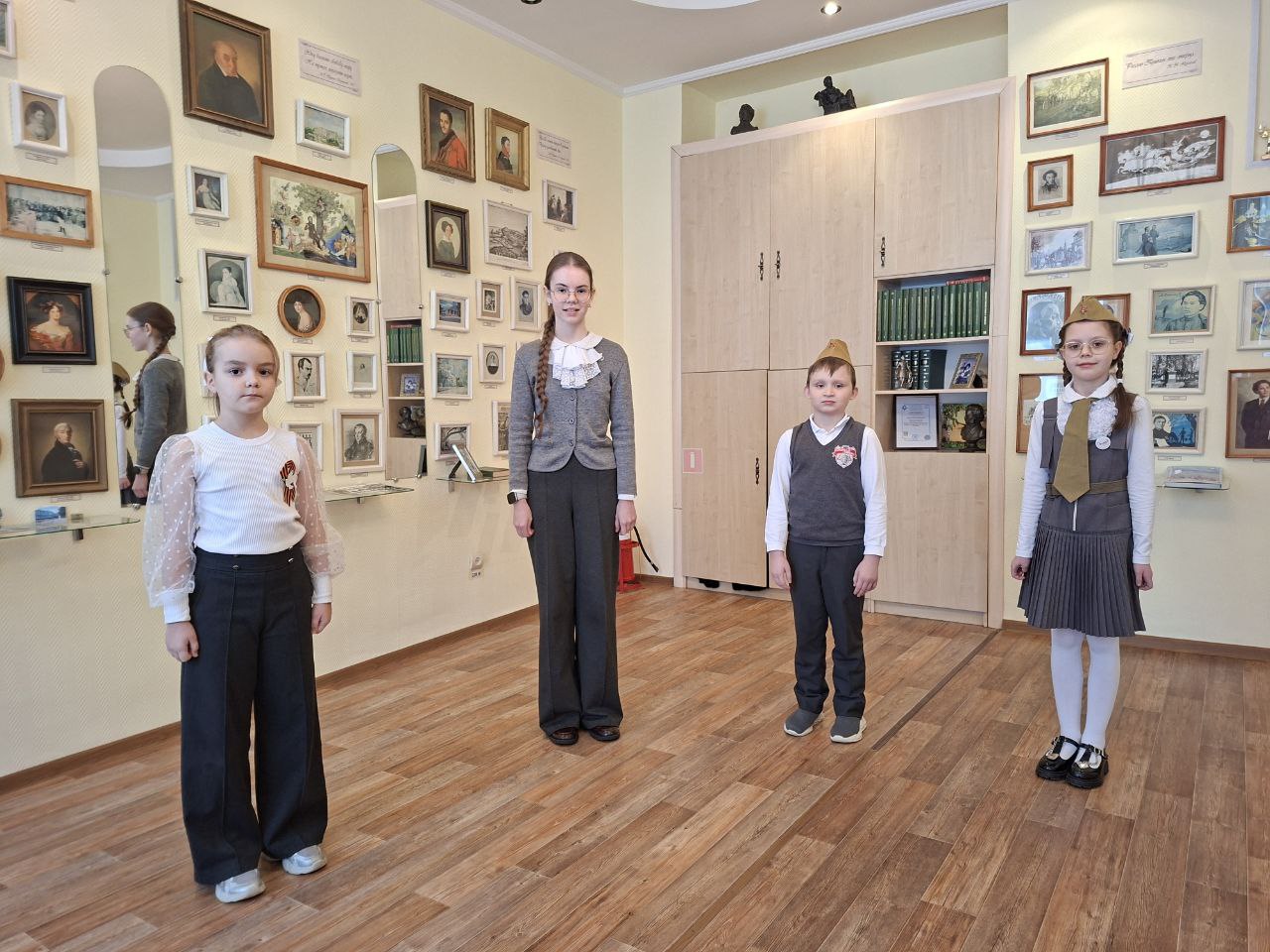 photo 5242616925123188932 y