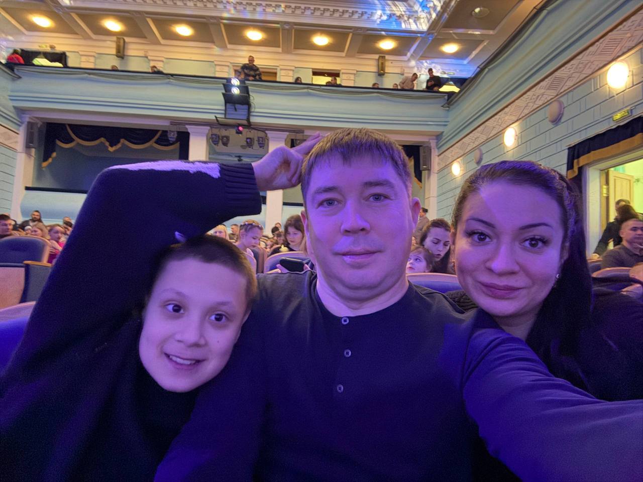 photo 5400165387921460270 y