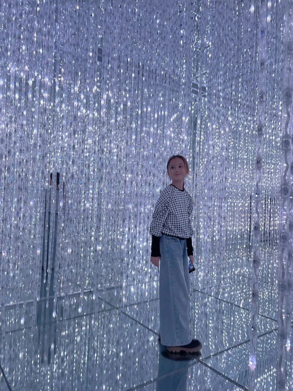 photo 5402463886914554667 y