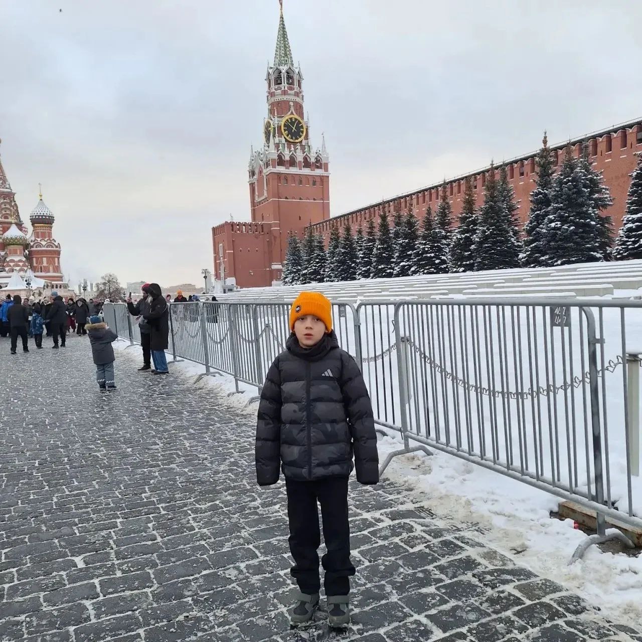 photo 5413638120508429041 y