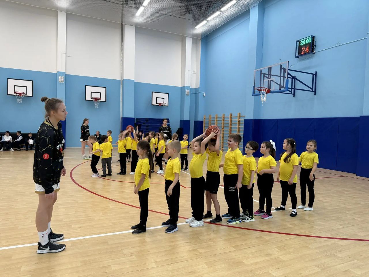 photo 5424758344888552696 y