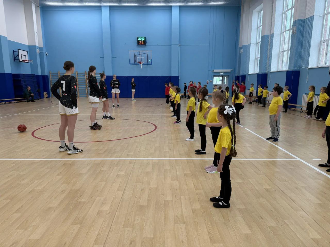 photo 5424758344888552698 y