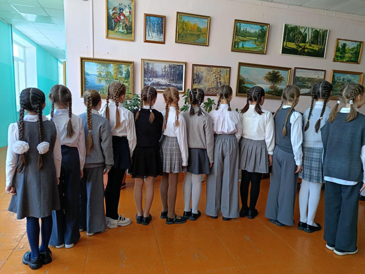 photo 5290000365837293812 y