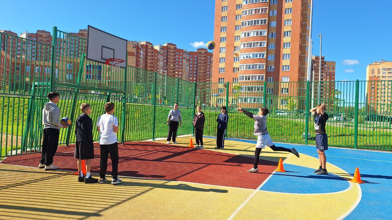 photo 5341434673672354824 y