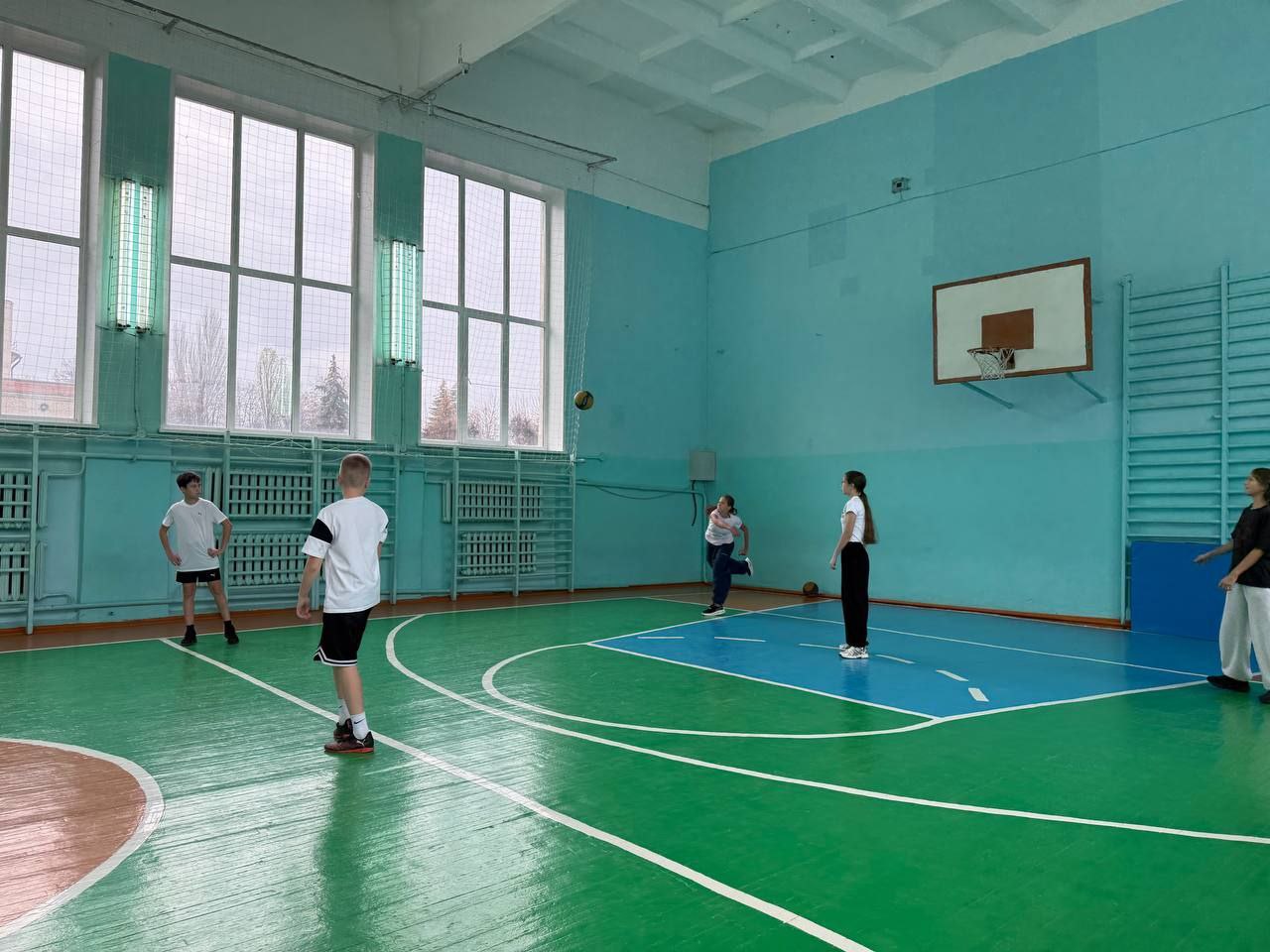 photo 5192674199293002610 y