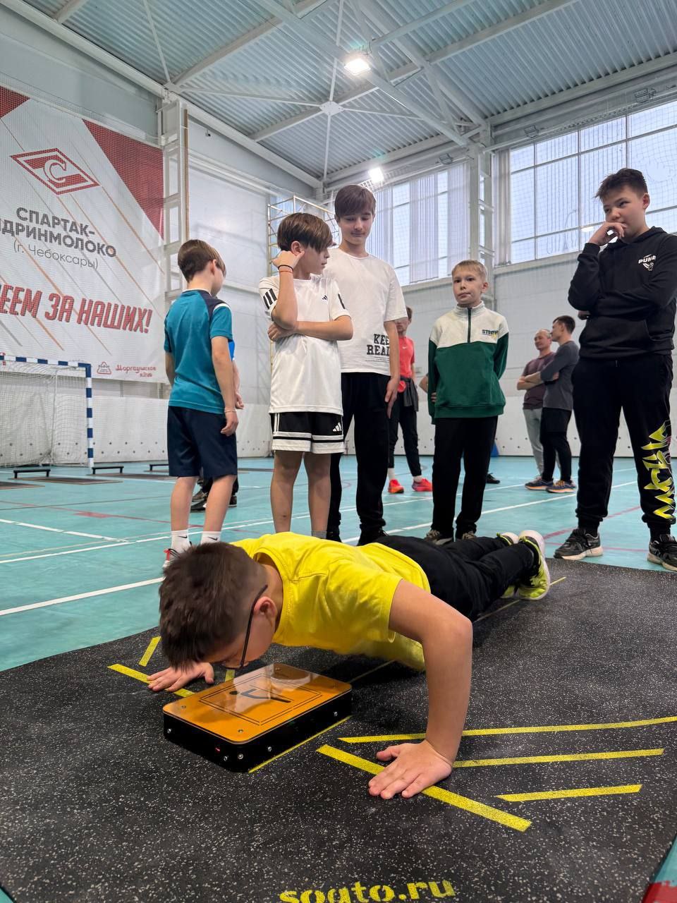 photo 5296254203292488020 y