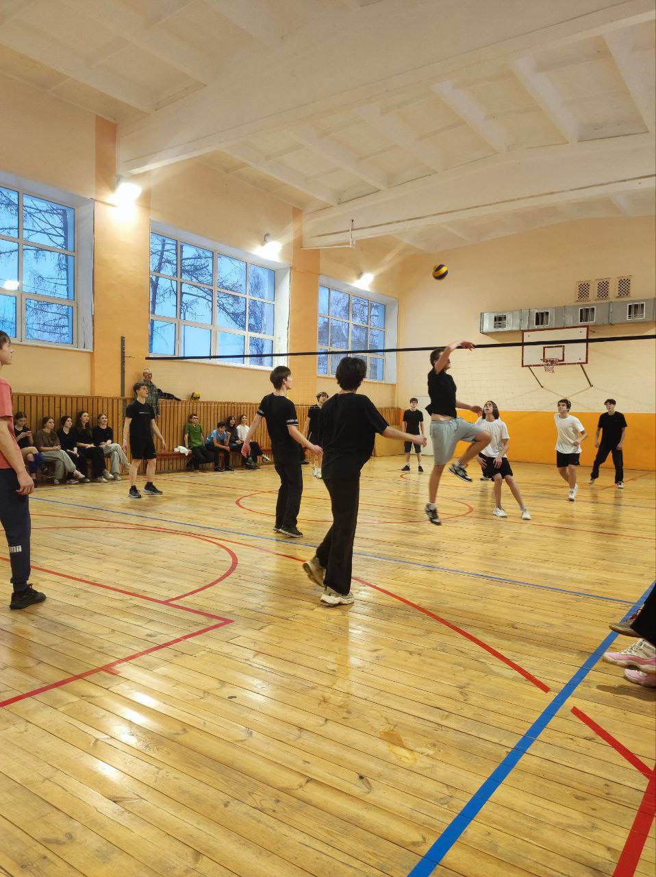 photo 5323576380047954530 y