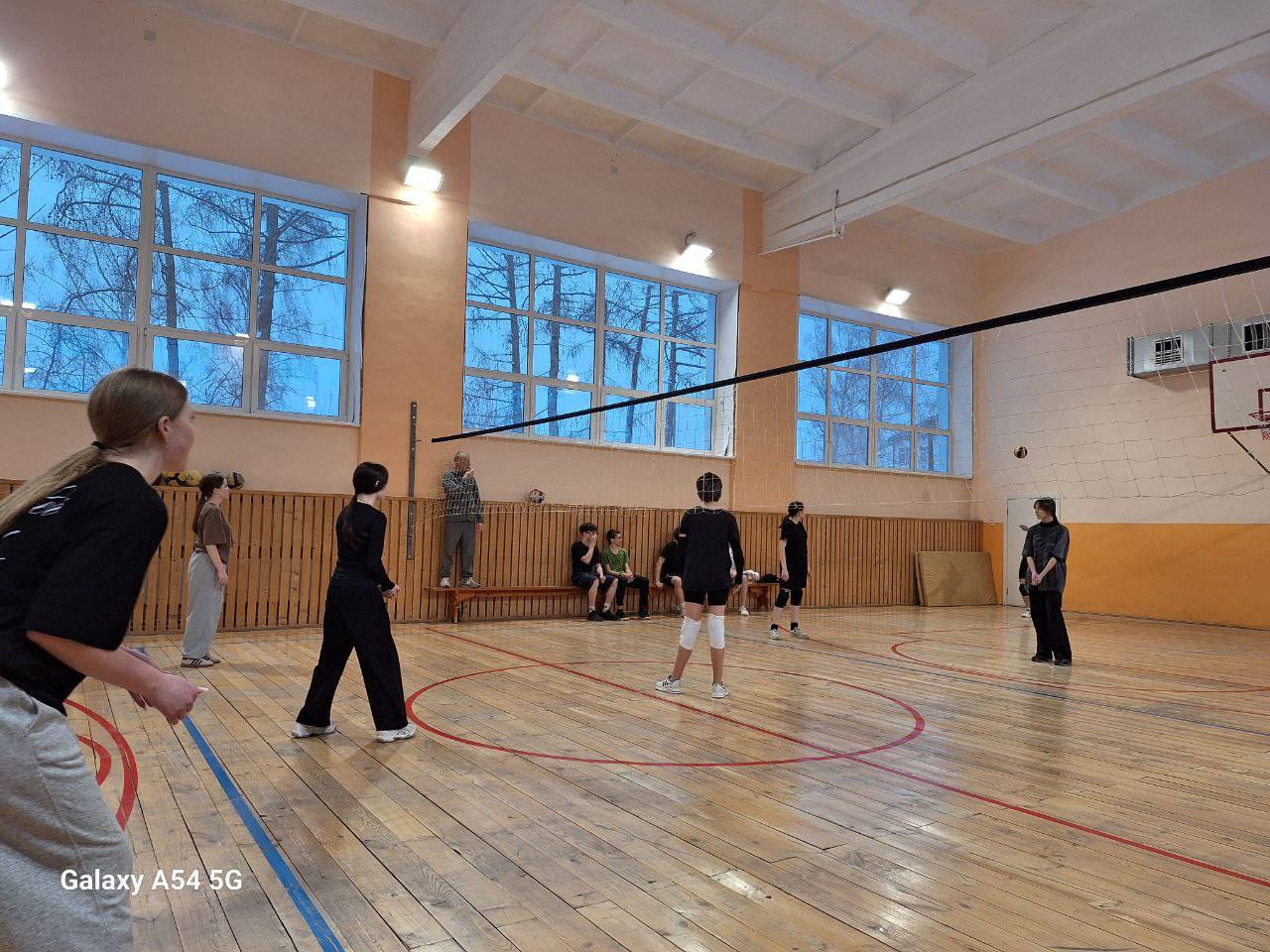 photo 5323576380047954532 y