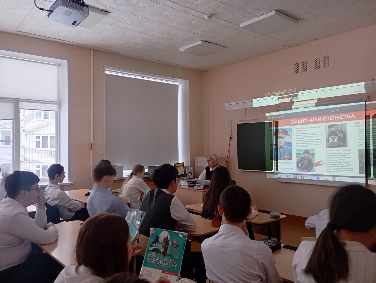 photo 5231352209453290692 y