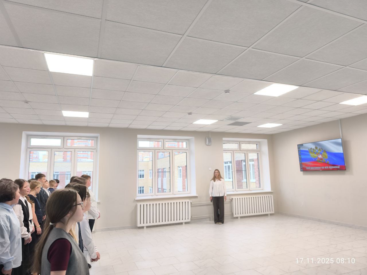 photo 5251411008100699331 y