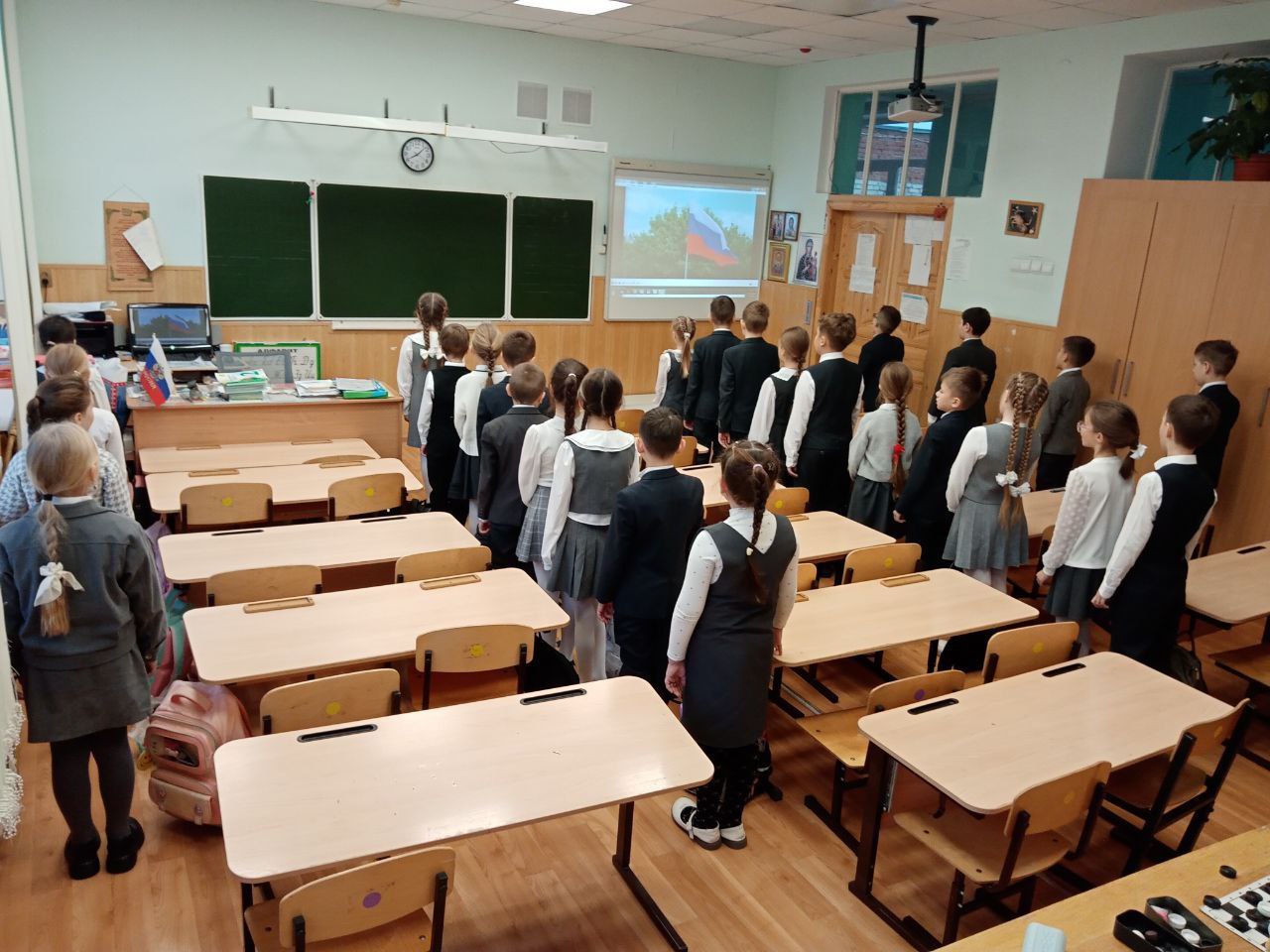 photo 5251411008100699333 y