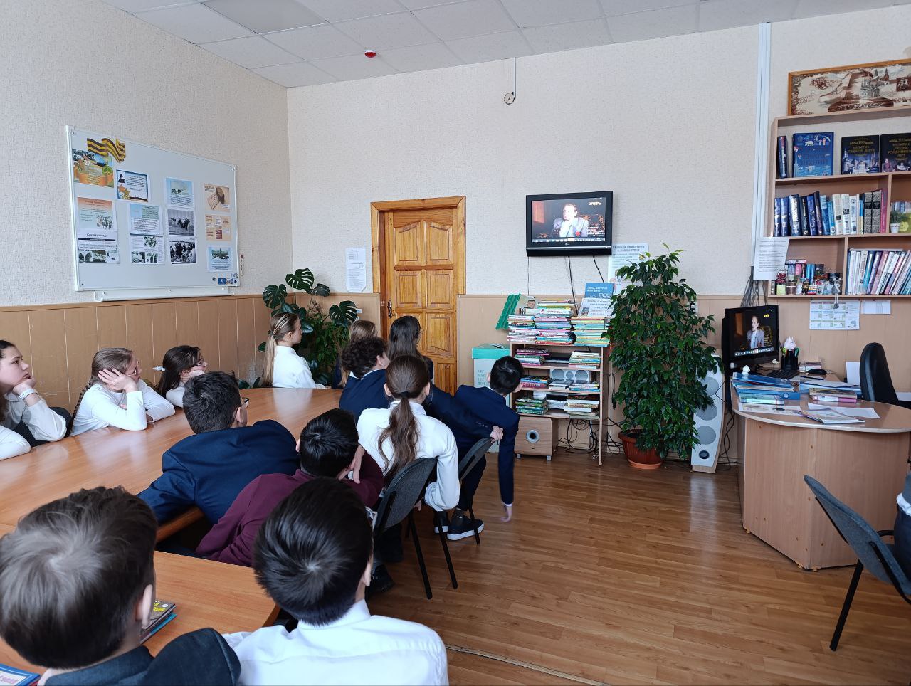 photo 5445298188463051208 y