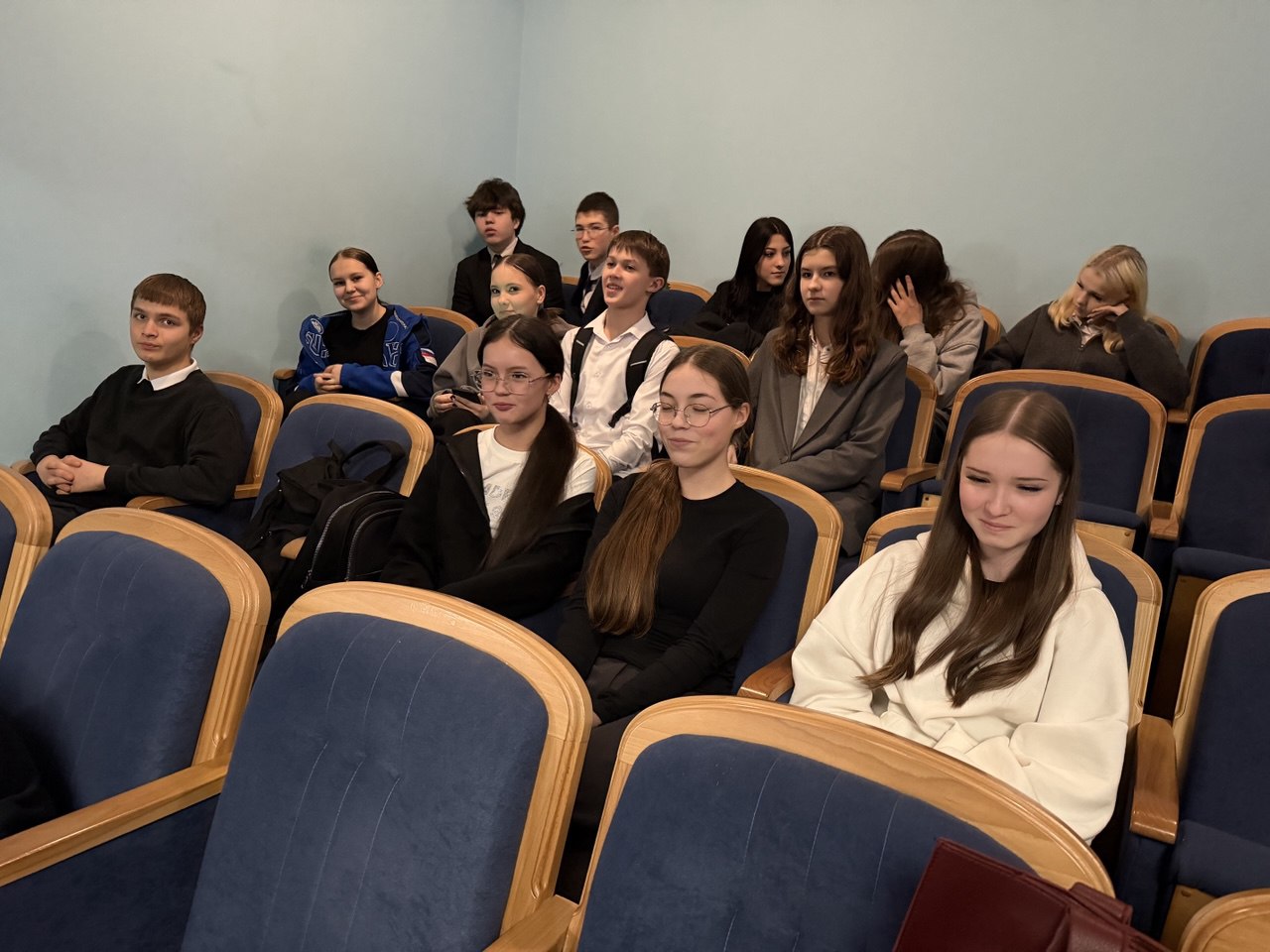 photo 5193083217622273889 y